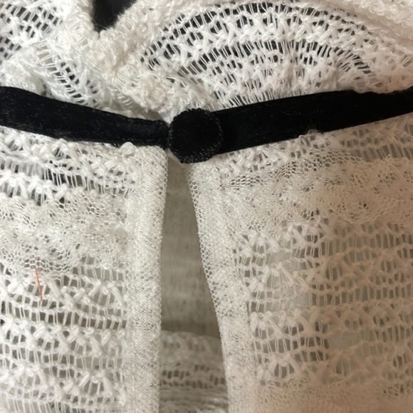 NWT BCBG Maxazria black and white top size XS - Picture 8 of 13